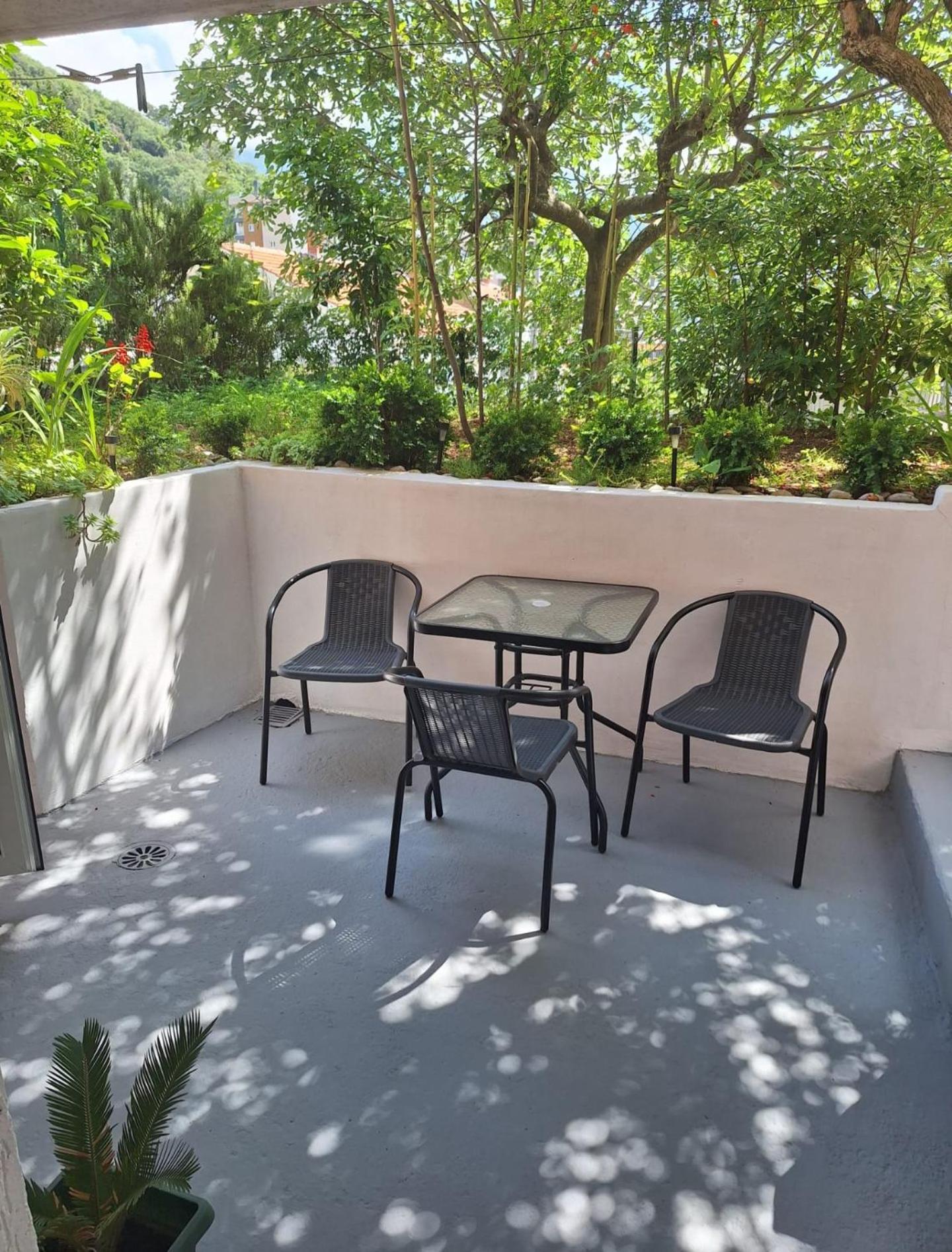 Guest house Djacic Budva